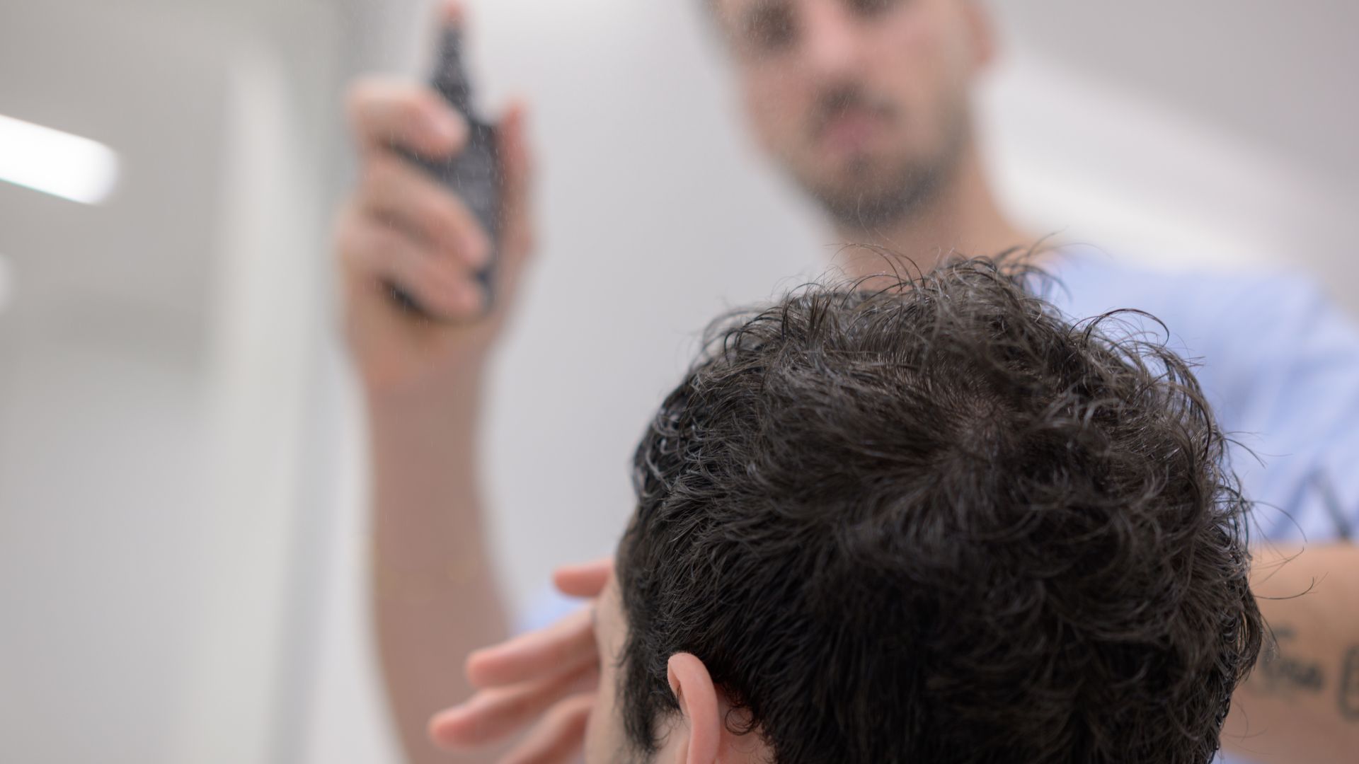 Die Verwendung von Haarspray für Männer Spray fissante capelli