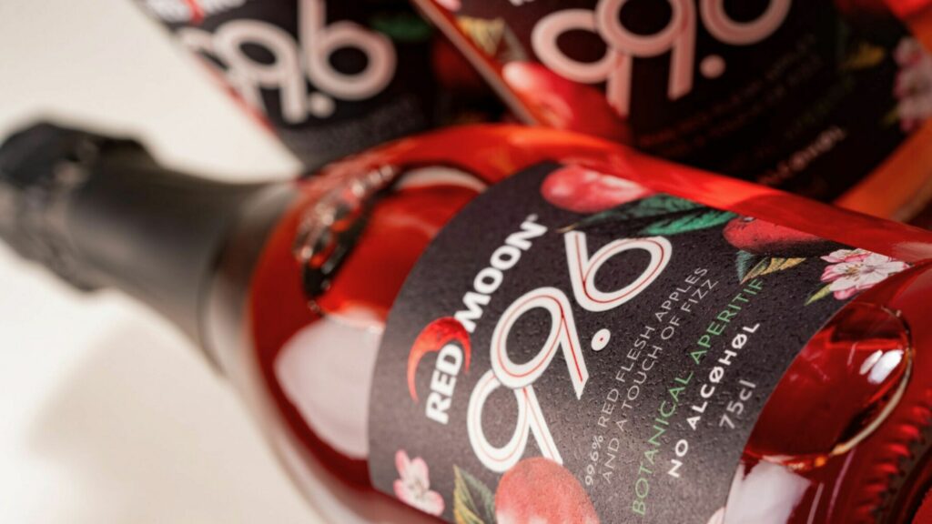 Red Moon® 99.6 Sparkling: L'aperitivo analcolico di mela innovativo 6