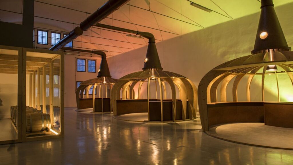 Villa Laviosa: The Art of Grappa, Blending Family Passion, Ethical Excellence, and Alpine Sustainability 4 3